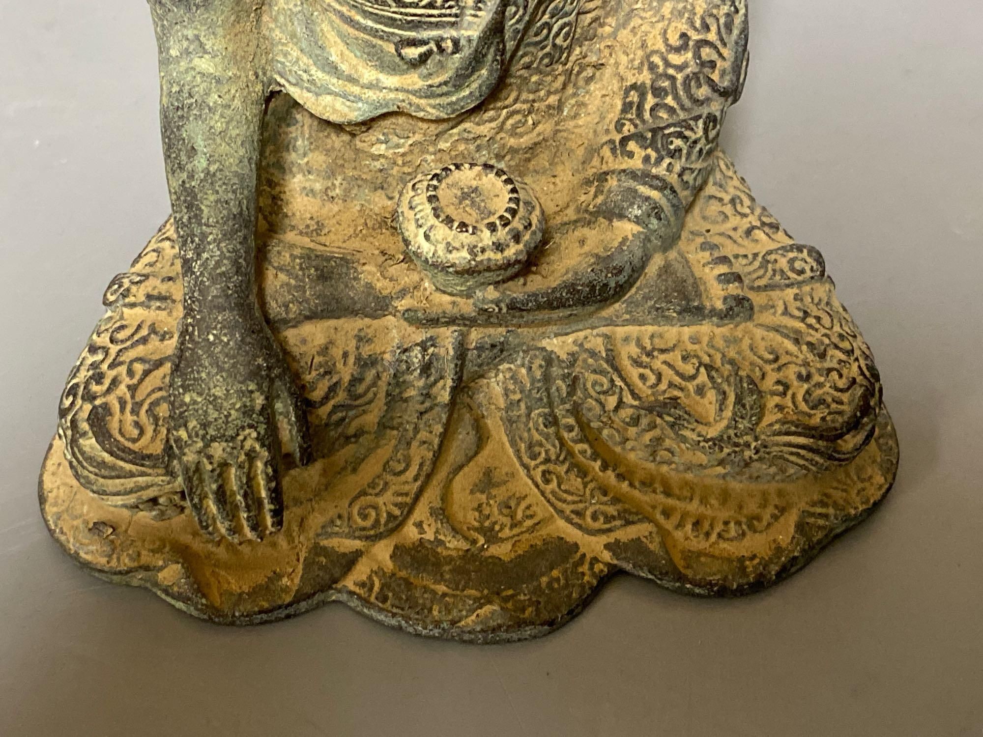 A South East Asia bronze of Buddha, 16cm